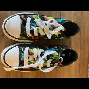 Dinosaur Converse size 11